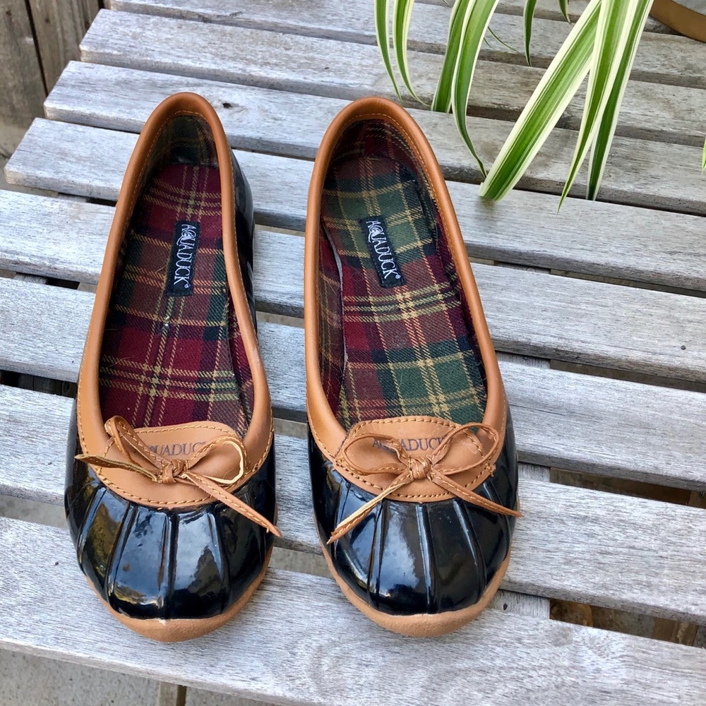 Rain shoes
